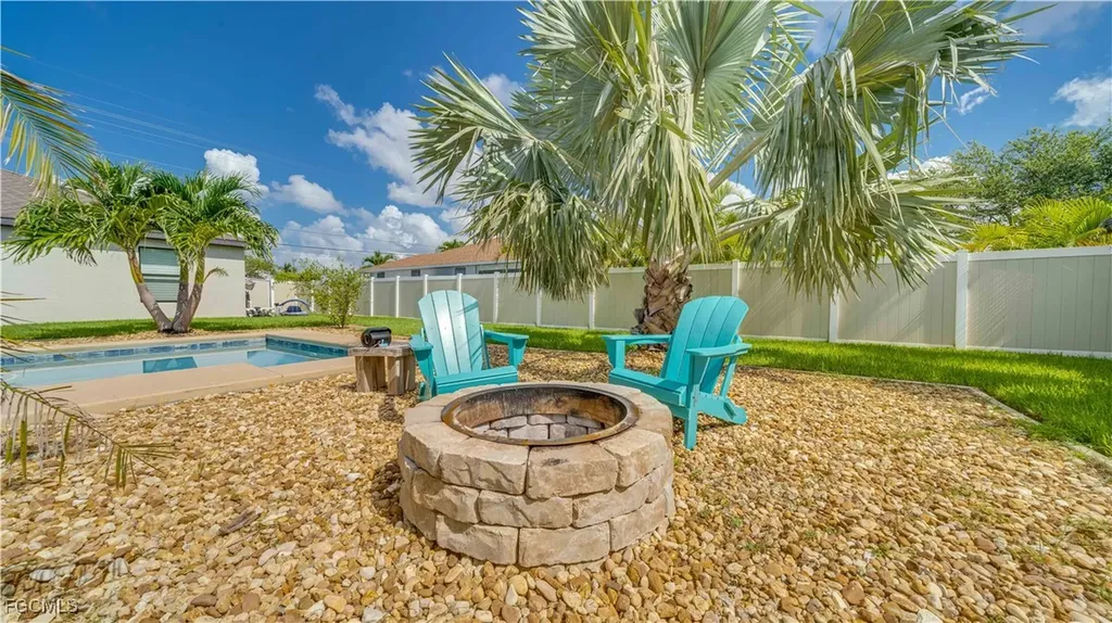 3327 Santa Barbara Boulevard Cape Coral FL 33914