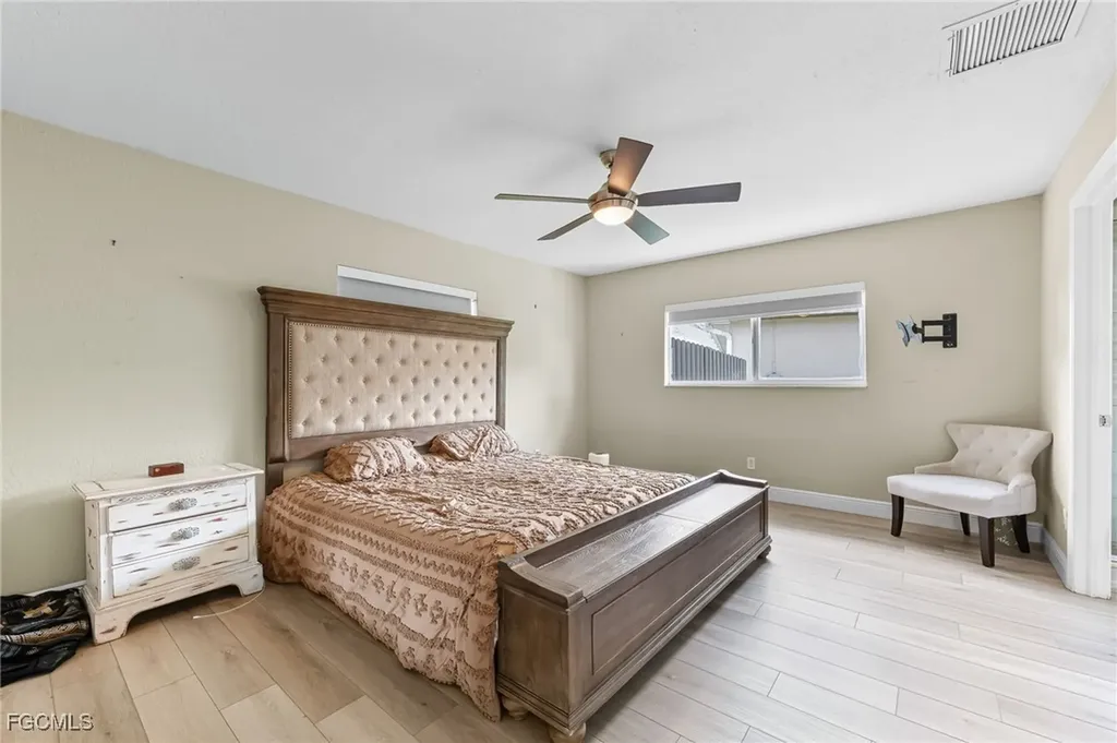 2335 SW 27th Street Cape Coral FL 33914