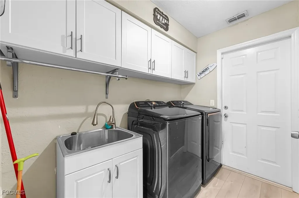 2335 SW 27th Street Cape Coral FL 33914