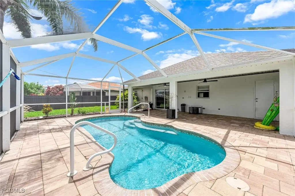 2335 SW 27th Street Cape Coral FL 33914