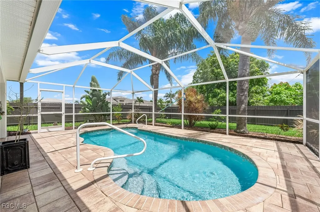 2335 SW 27th Street Cape Coral FL 33914