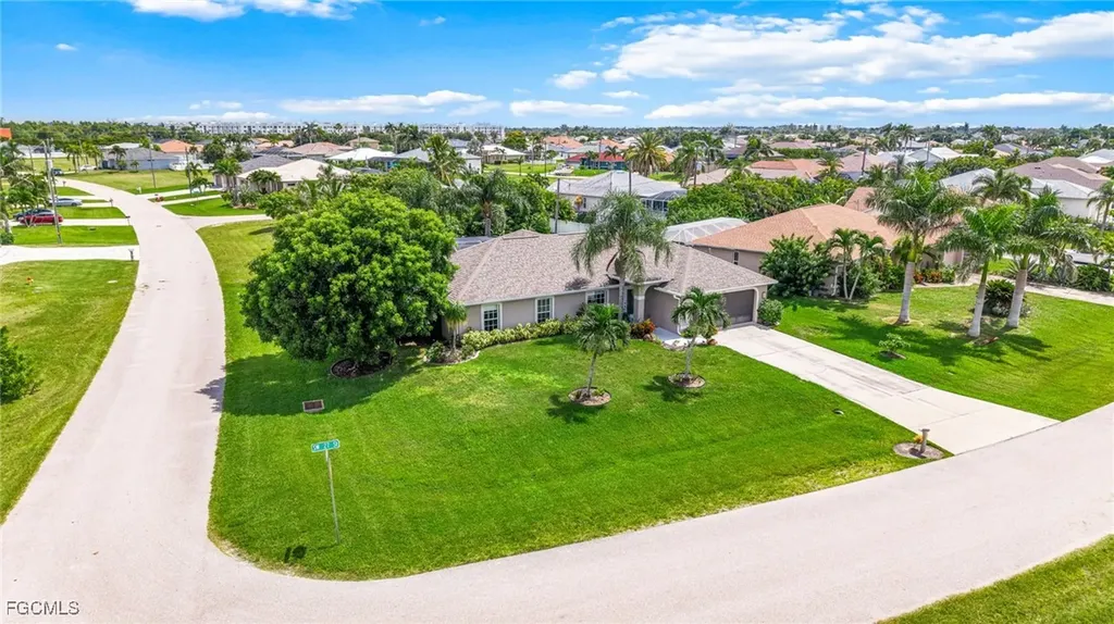 2335 SW 27th Street Cape Coral FL 33914