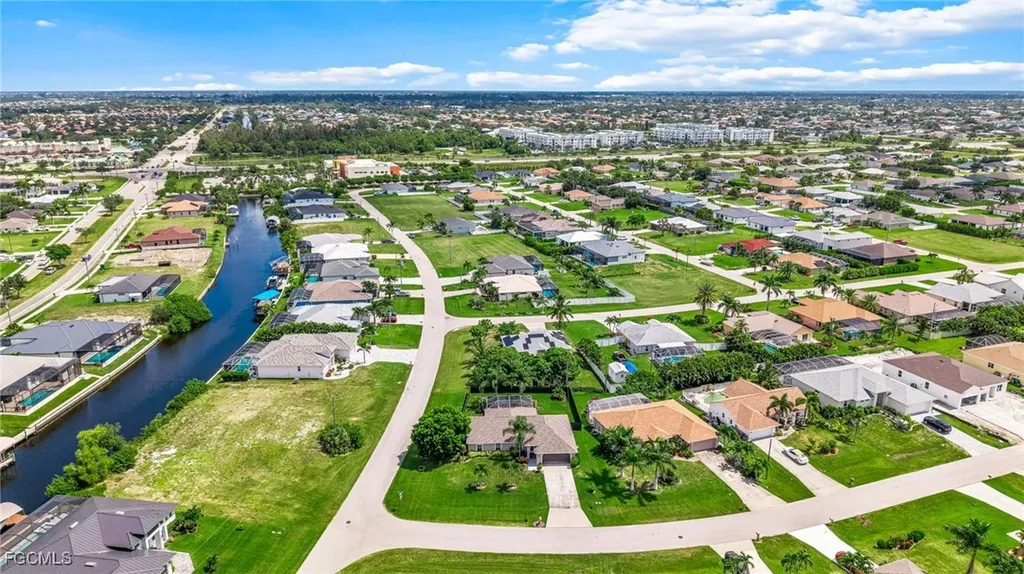 2335 SW 27th Street Cape Coral FL 33914