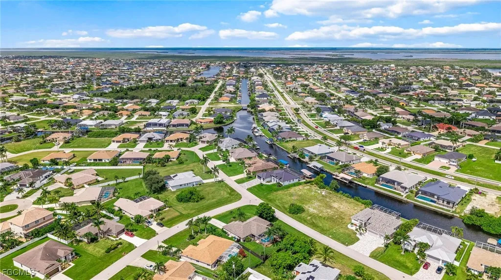 2335 SW 27th Street Cape Coral FL 33914