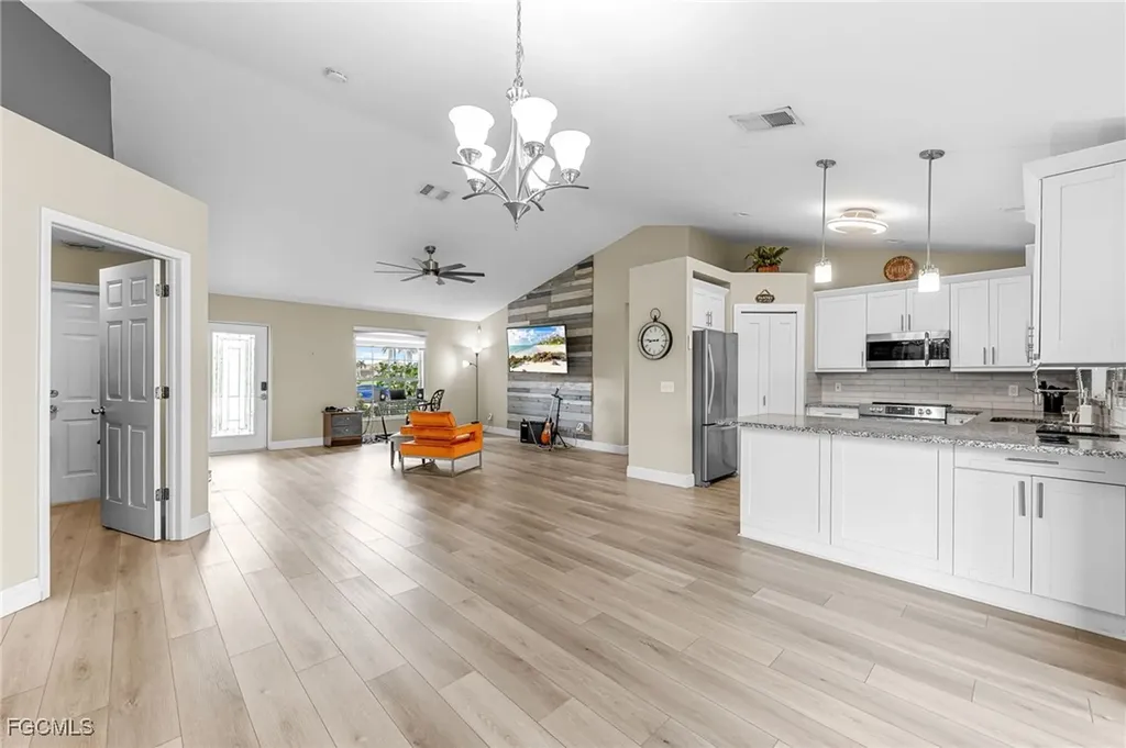 2335 SW 27th Street Cape Coral FL 33914