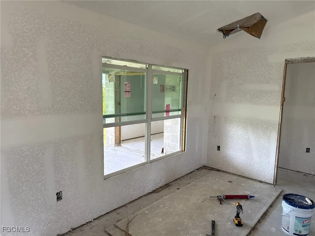 1724 NE 27th Terrace Cape Coral FL 33909