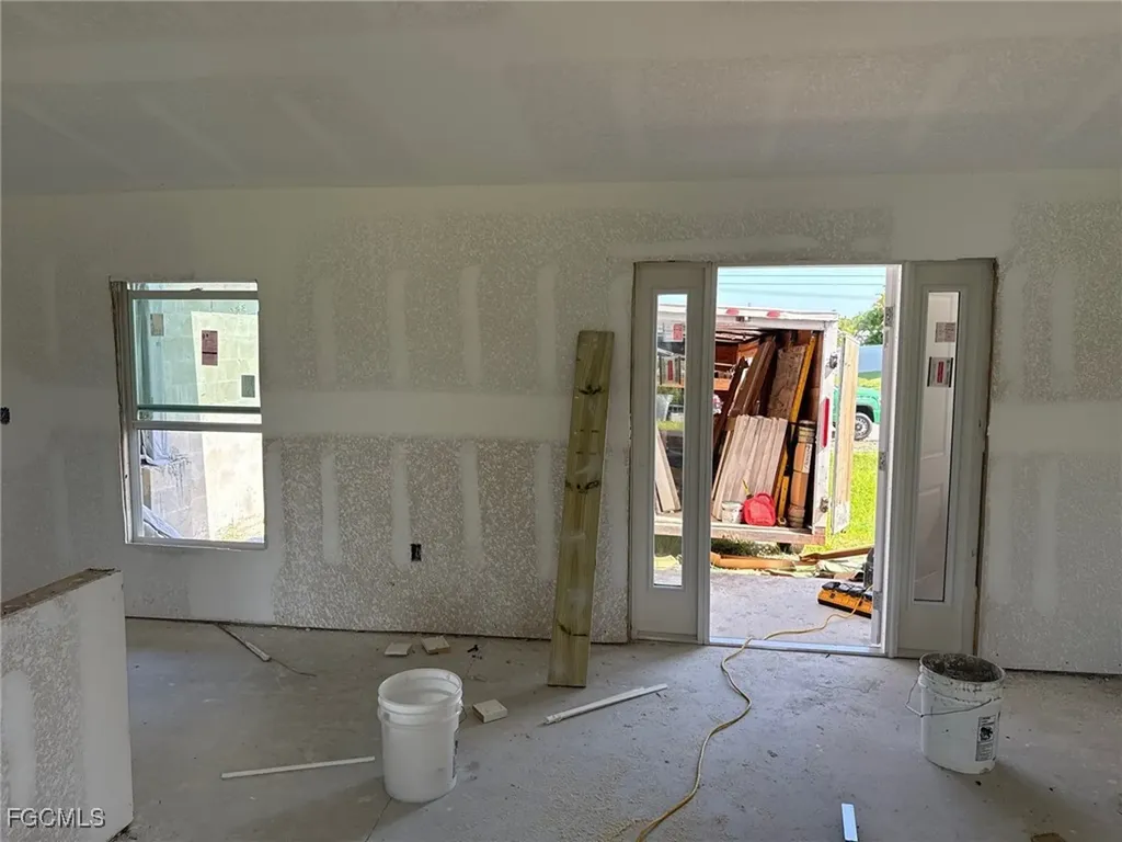 1724 NE 27th Terrace Cape Coral FL 33909