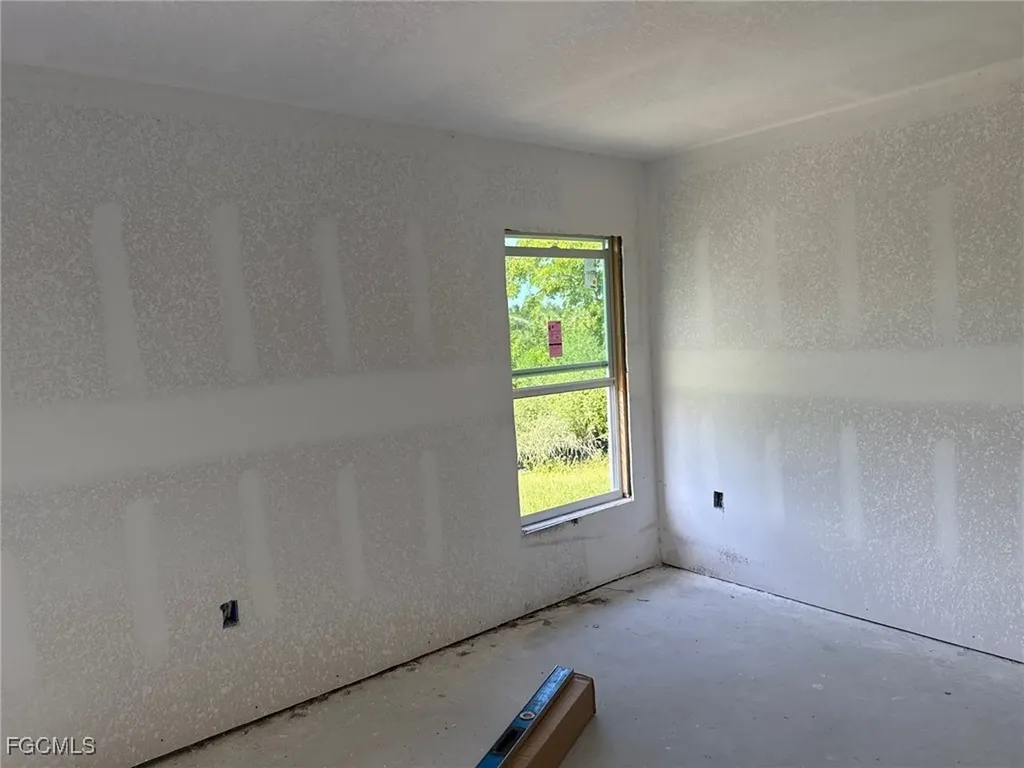 1724 NE 27th Terrace Cape Coral FL 33909