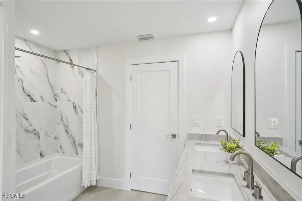 4322 Skates Circle Fort Myers FL 33905