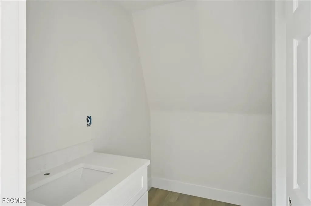 4322 Skates Circle Fort Myers FL 33905