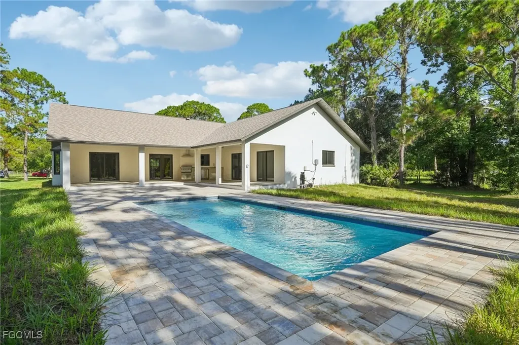 4322 Skates Circle Fort Myers FL 33905