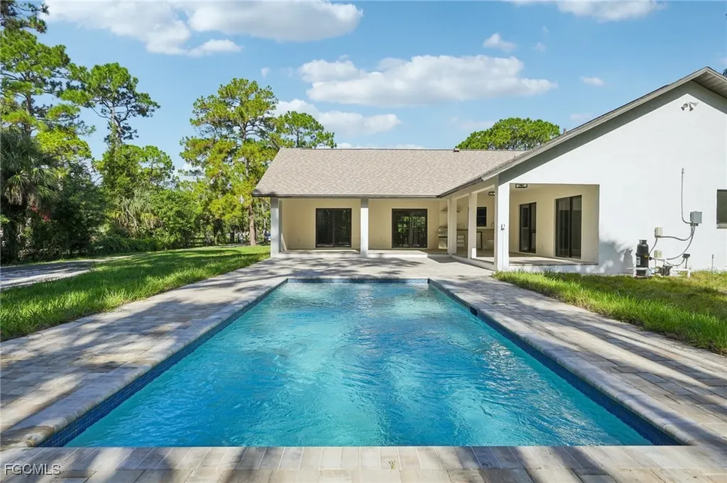 4322 Skates Circle Fort Myers FL 33905