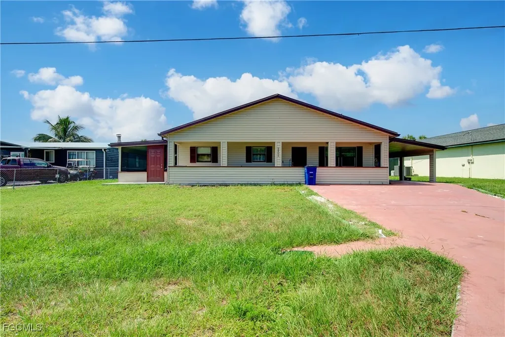 2405 Zoysia Lane North Fort Myers FL 33917