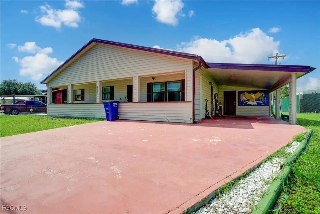 2405 Zoysia Lane North Fort Myers FL 33917