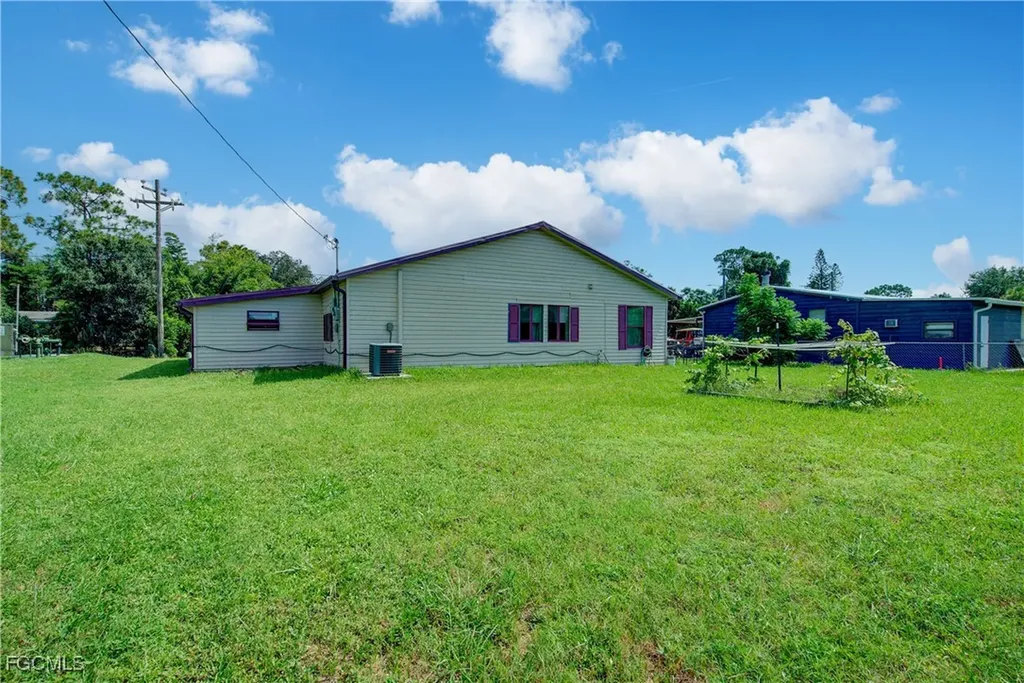 2405 Zoysia Lane North Fort Myers FL 33917