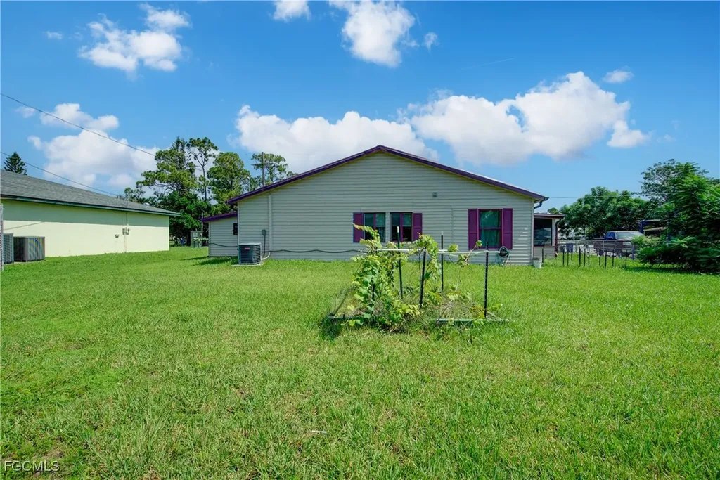 2405 Zoysia Lane North Fort Myers FL 33917