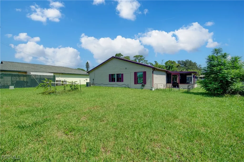 2405 Zoysia Lane North Fort Myers FL 33917