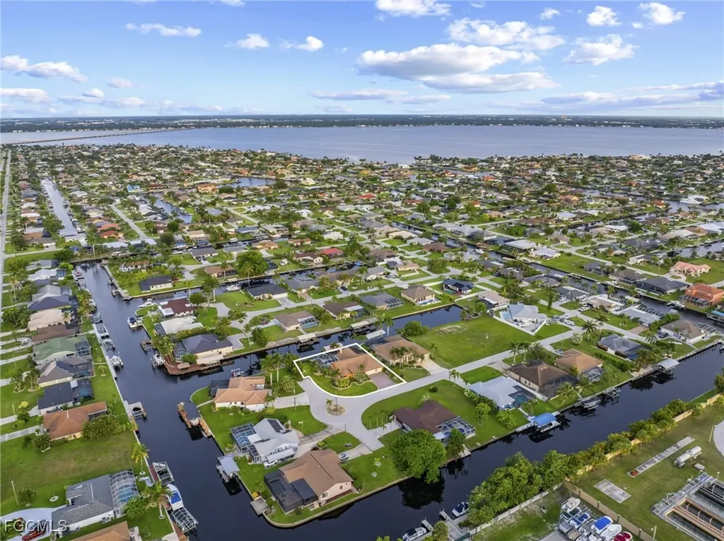 2515 SE 19th Avenue Cape Coral FL 33904