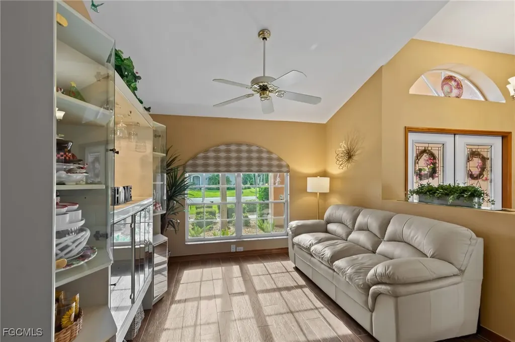 2515 SE 19th Avenue Cape Coral FL 33904