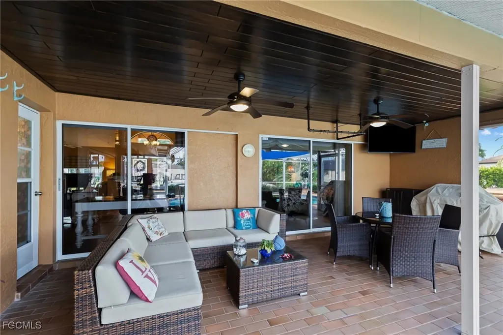 2515 SE 19th Avenue Cape Coral FL 33904