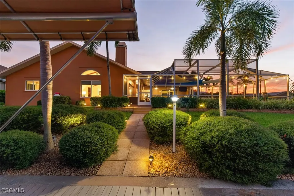 2515 SE 19th Avenue Cape Coral FL 33904