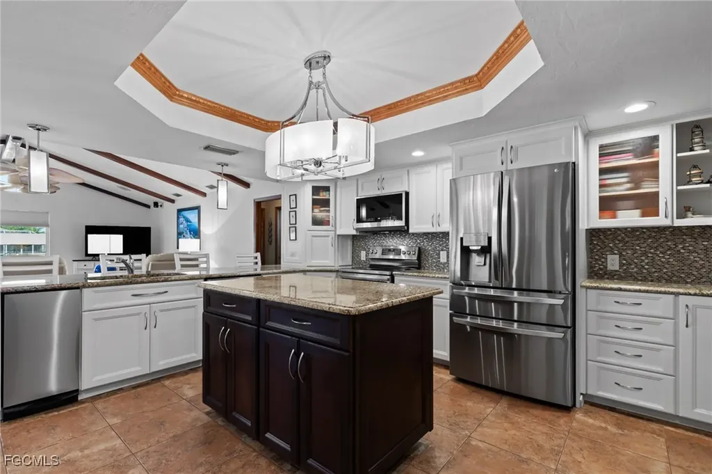 2515 SE 19th Avenue Cape Coral FL 33904