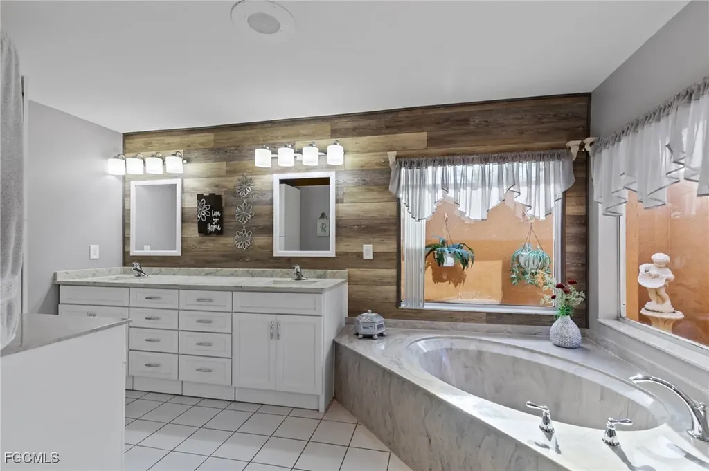 2515 SE 19th Avenue Cape Coral FL 33904