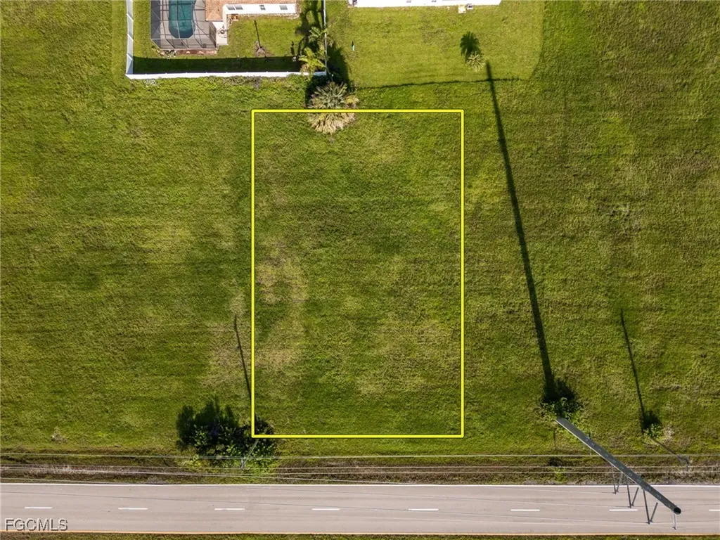 828 El Dorado Boulevard N Cape Coral FL 33993