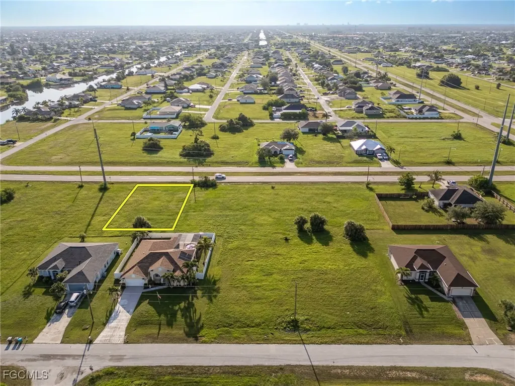 828 El Dorado Boulevard N Cape Coral FL 33993