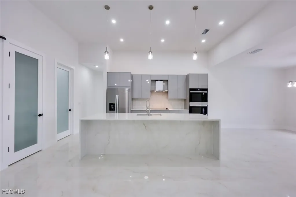 3436 SW 8th Street Cape Coral FL 33991