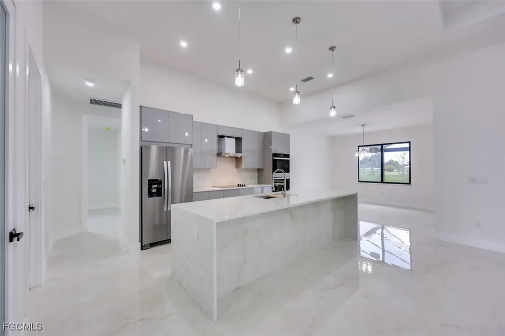 3436 SW 8th Street Cape Coral FL 33991