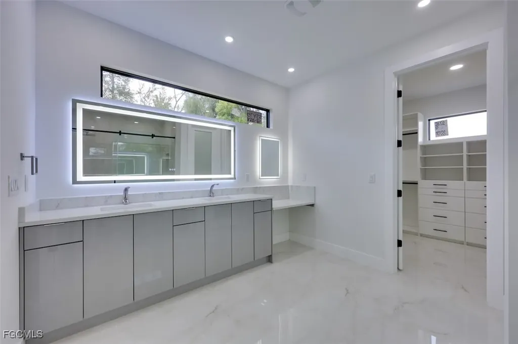 3436 SW 8th Street Cape Coral FL 33991