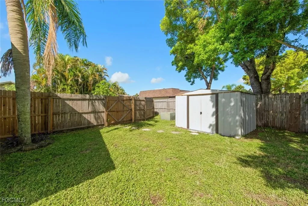 6520 Duquesne Drive Fort Myers FL 33919