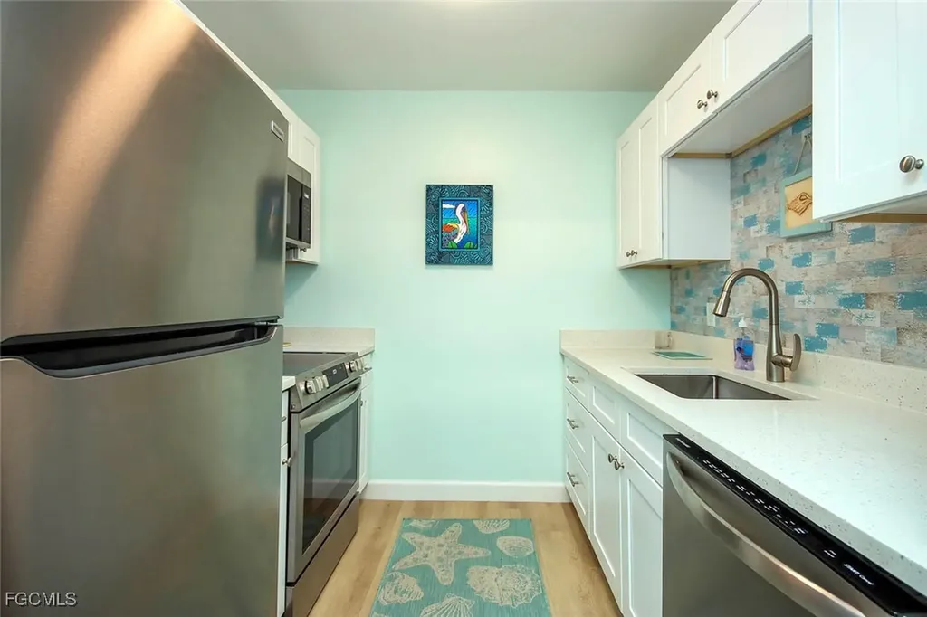 641 Periwinkle Way Sanibel FL 33957