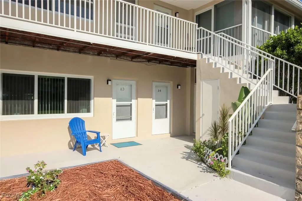 641 Periwinkle Way Sanibel FL 33957