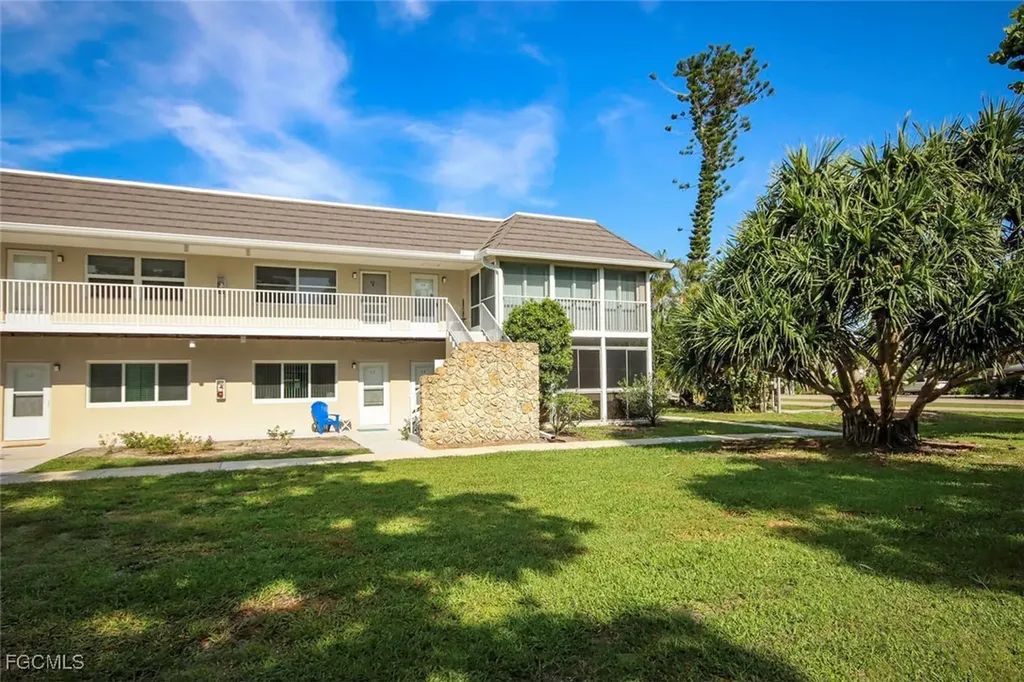 641 Periwinkle Way Sanibel FL 33957