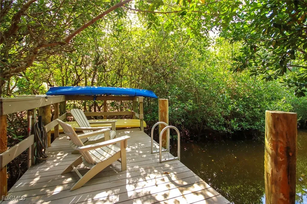 641 Periwinkle Way Sanibel FL 33957