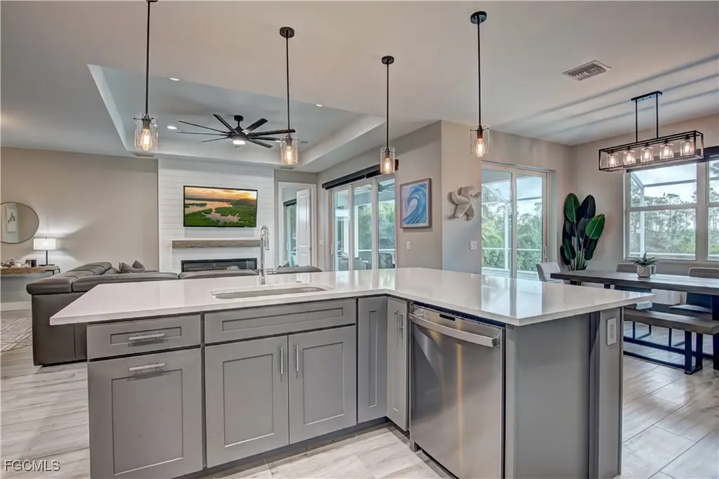 3707 Oasis Boulevard Cape Coral FL 33914