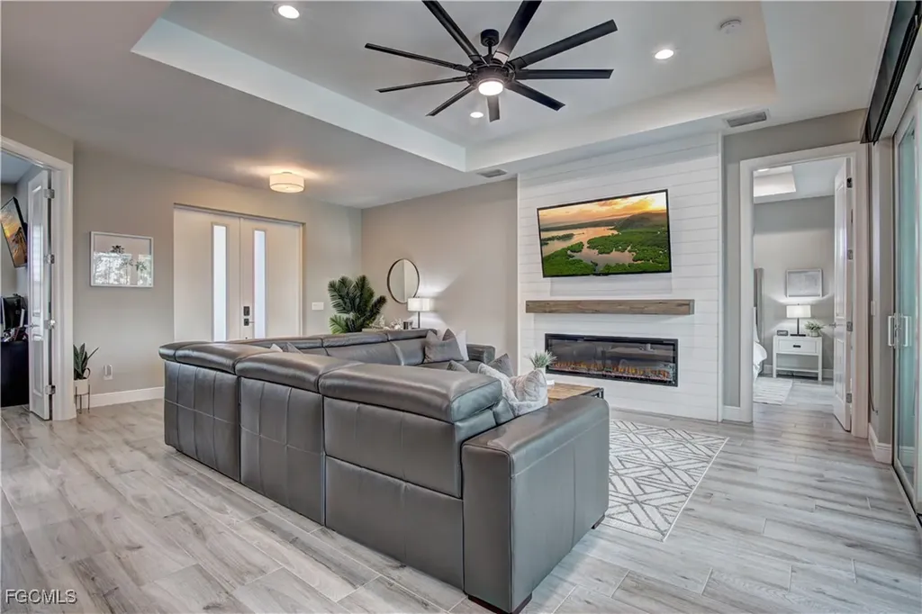 3707 Oasis Boulevard Cape Coral FL 33914