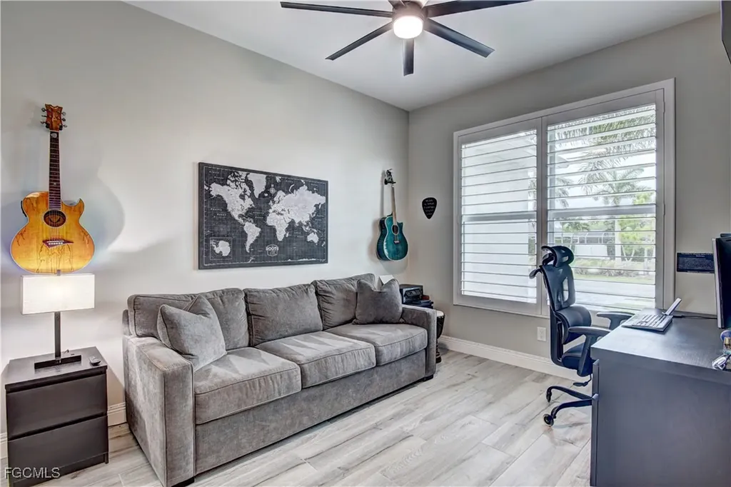 3707 Oasis Boulevard Cape Coral FL 33914