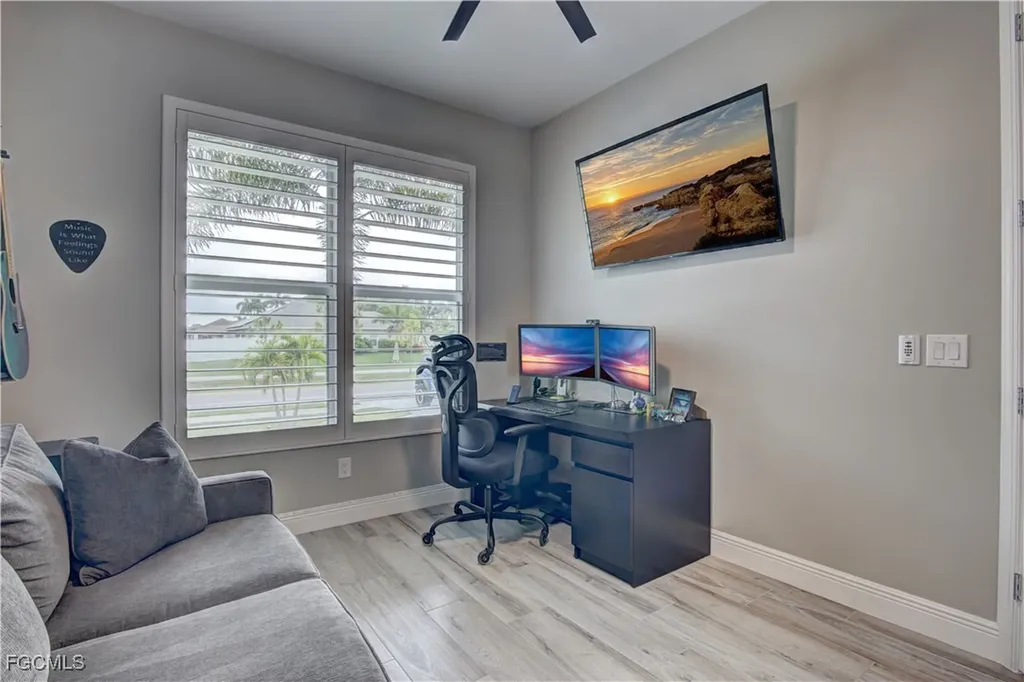 3707 Oasis Boulevard Cape Coral FL 33914