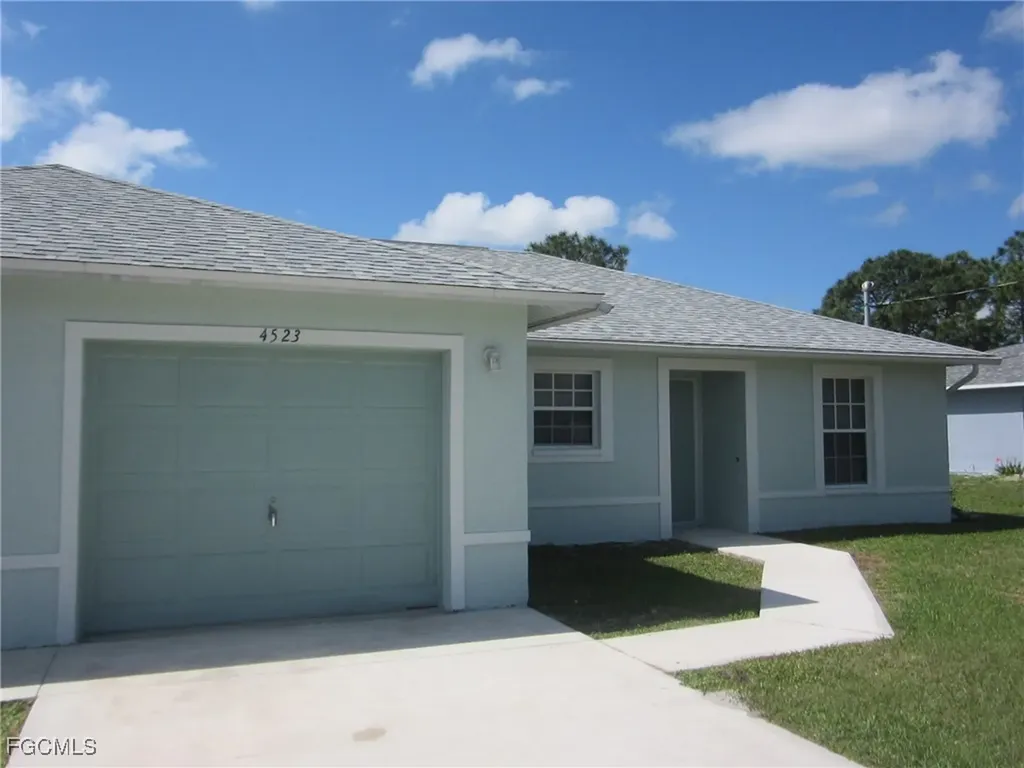 4521/4523 22nd Street SW Lehigh Acres FL 33973