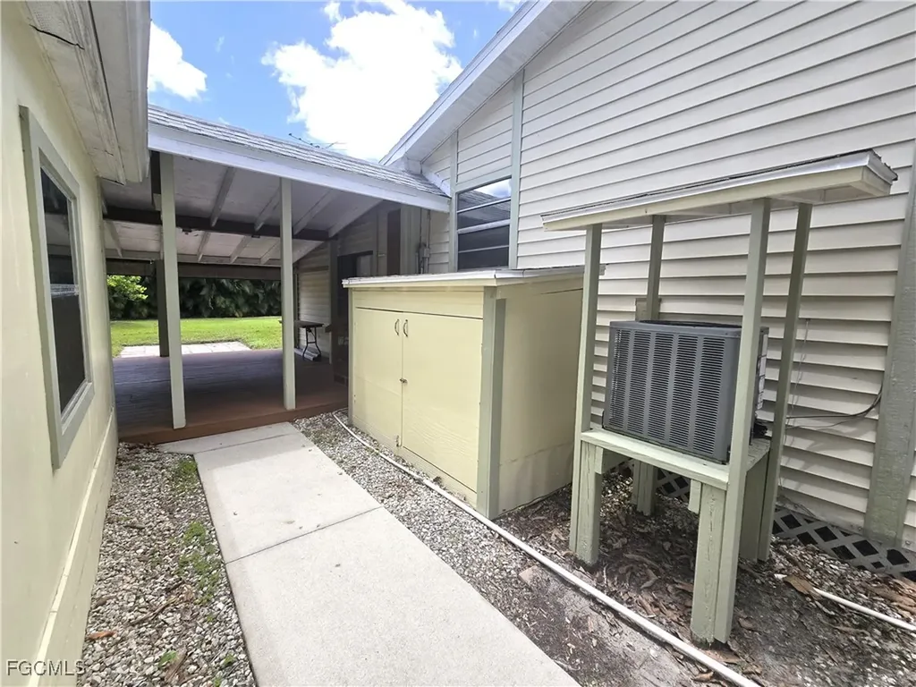 19760 Adams Road Fort Myers FL 33908