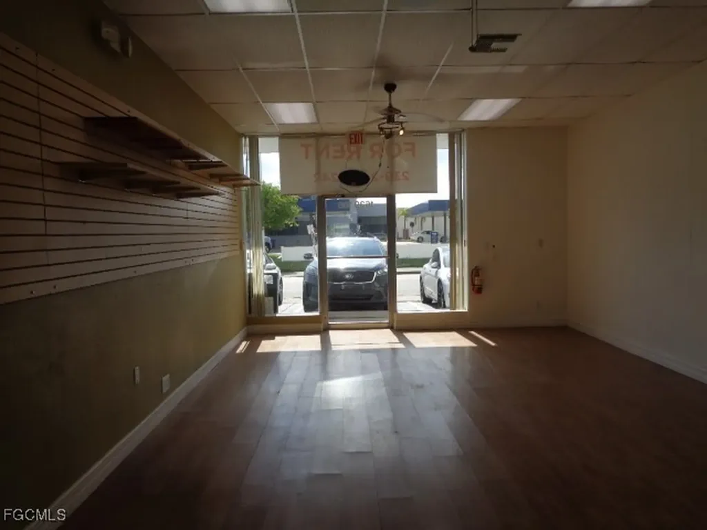 1639 Cape Coral Parkway E Cape Coral FL 33904