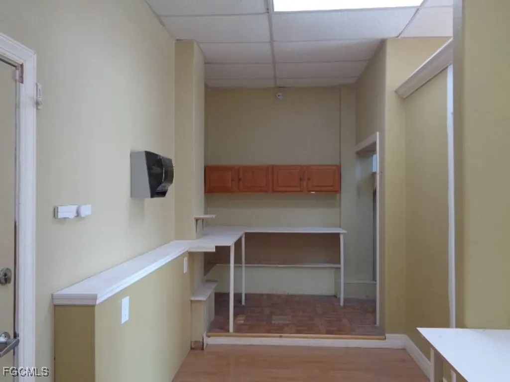 1639 Cape Coral Parkway E Cape Coral FL 33904