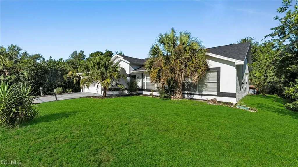 517 Palmetto Avenue Lehigh Acres FL 33972