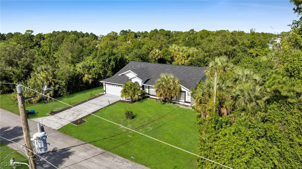 517 Palmetto Avenue Lehigh Acres FL 33972