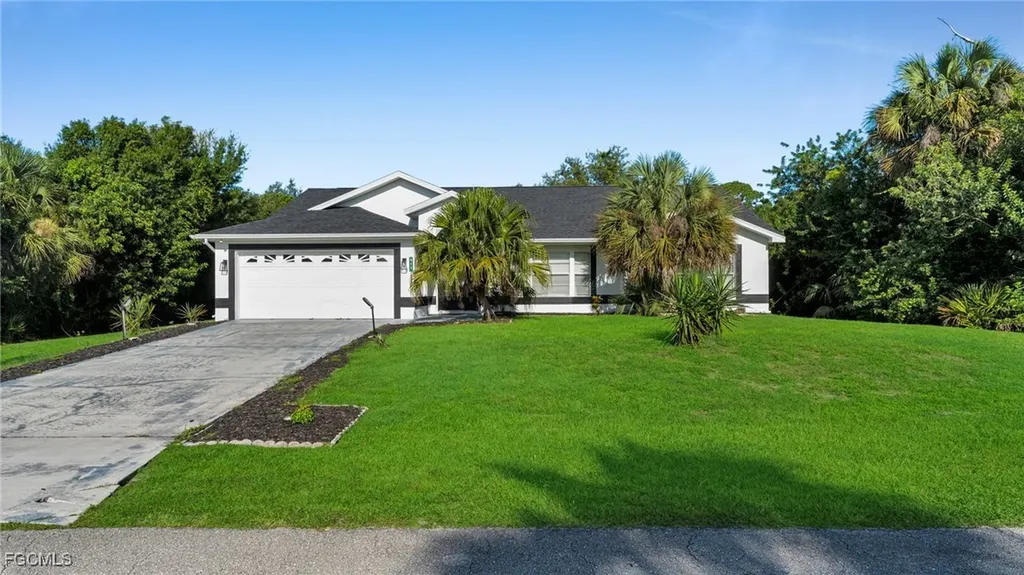 517 Palmetto Avenue Lehigh Acres FL 33972