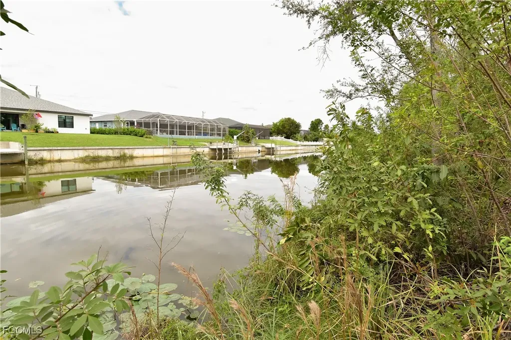 1706 NE 10th Place Cape Coral FL 33909