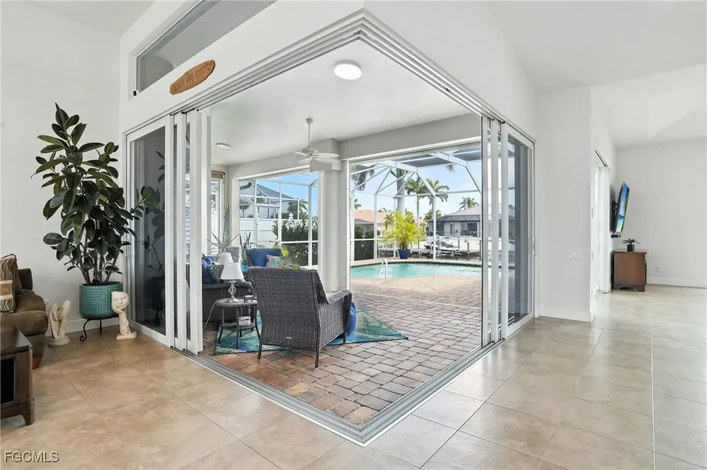 2819 SW 33rd Street Cape Coral FL 33914